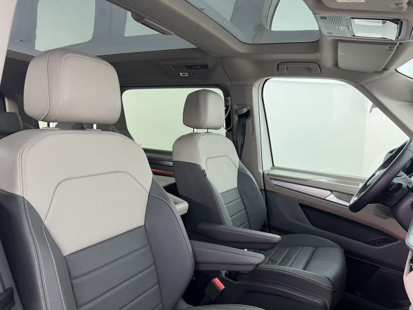 Volkswagen Multivan T7 с пробегом 2025 года, цена 9 975 000 рублей, 5109 км, минивэн, Автокод Объявления