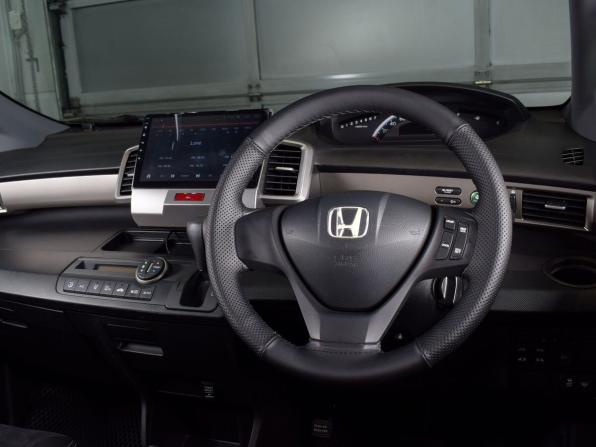 Honda Freed I Рестайлинг с пробегом 2012 года, цена 1 049 999 рублей, 130904 км, компактвэн, Автокод Объявления