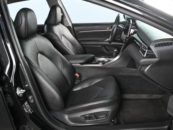 Toyota Camry VIII (XV70) Рестайлинг с пробегом 2023 года, цена 3 465 000 рублей, 71731 км, седан, Автокод Объявления