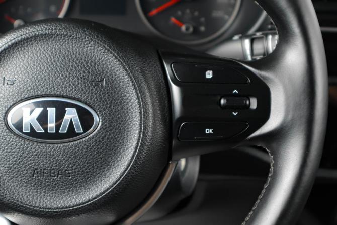 Kia Rio IV с пробегом 2017 года, цена 1 379 000 рублей, 98369 км, седан, Автокод Объявления