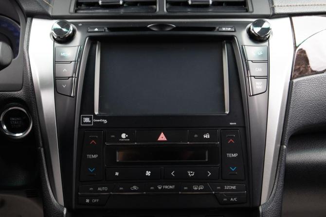 Toyota Camry VII (XV50) Рестайлинг 2 с пробегом 2017 года, цена 2 249 000 рублей, 263200 км, седан, Автокод Объявления