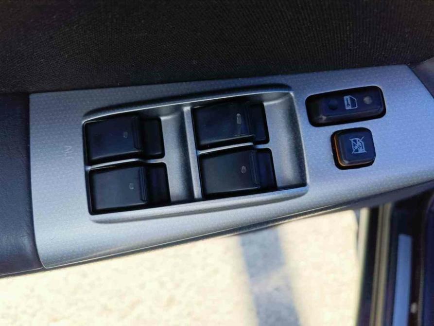 Toyota Corolla IX (E120 E130) Рестайлинг Тюмень  - изображение 11