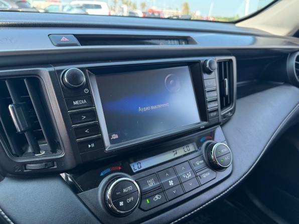 Toyota RAV4 IV (XA40) Рестайлинг с пробегом 2017 года, цена 1 869 000 рублей, 228343 км, внедорожник, Автокод Объявления