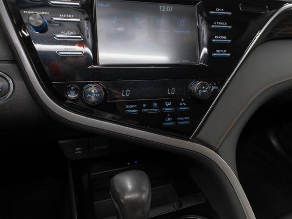 Toyota Camry VIII (XV70) с пробегом 2019 года, цена 2 490 000 рублей, 138870 км, седан, Автокод Объявления
