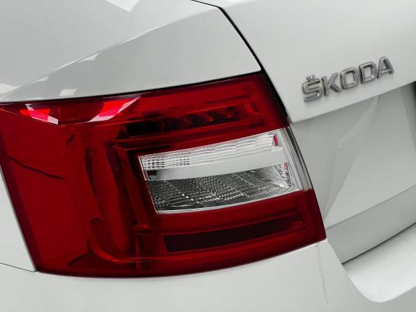 Skoda Octavia III (A7) Рестайлинг с пробегом 2019 года, цена 1 590 000 рублей, 169862 км, лифтбек, Автокод Объявления