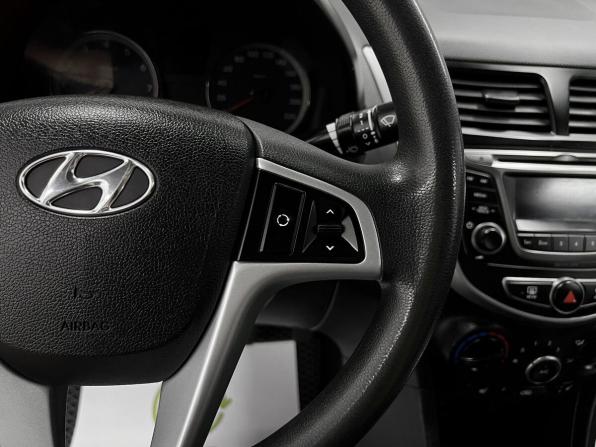 Hyundai Solaris I Рестайлинг с пробегом 2015 года, цена 975 000 рублей, 157578 км, седан, Автокод Объявления