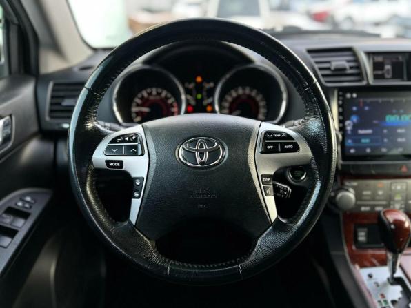 Toyota Highlander II (XU40) Рестайлинг с пробегом 2011 года, цена 1 735 000 рублей, 235000 км, внедорожник, Автокод Объявления