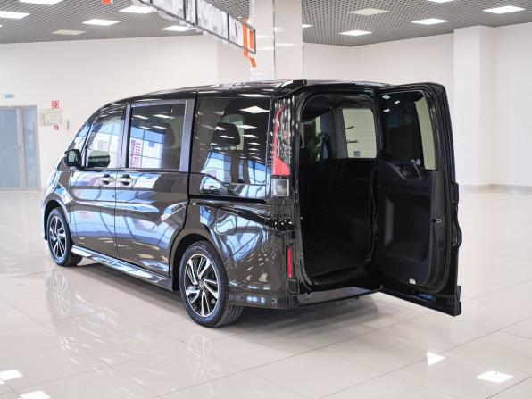 Honda Stepwgn V с пробегом 2015 года, цена 1 848 000 рублей, 106338 км, минивэн, Автокод Объявления