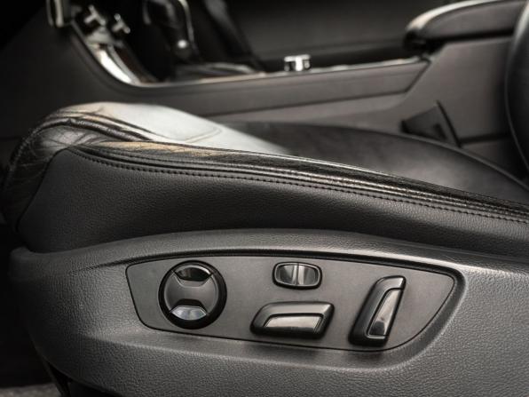 Volkswagen Touareg II с пробегом 2011 года, цена 1 802 700 рублей, 307263 км, внедорожник, Автокод Объявления
