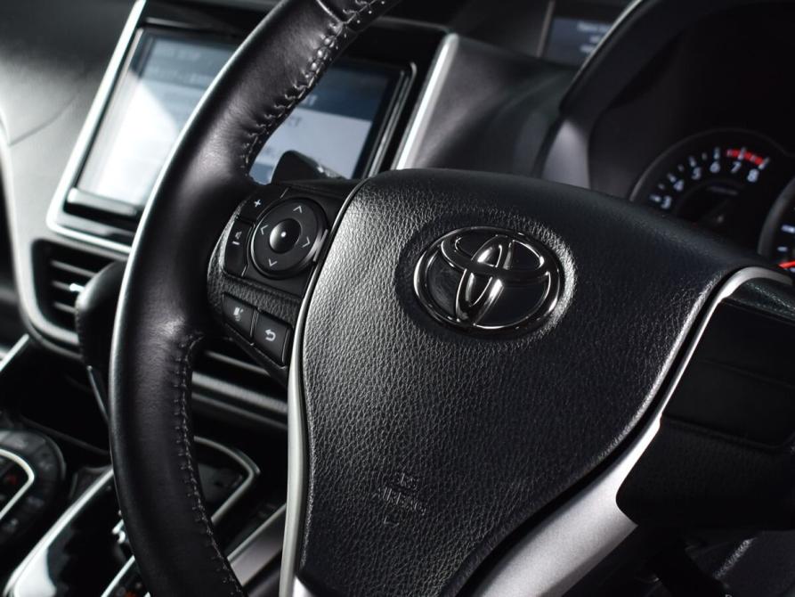 Toyota Voxy III (R80) Рестайлинг Кемерово  - изображение 9