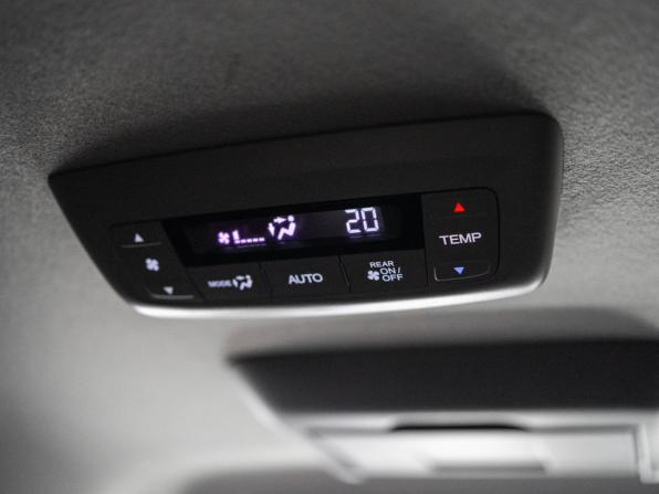 Honda Stepwgn V с пробегом 2016 года, цена 1 750 500 рублей, 151105 км, минивэн, Автокод Объявления