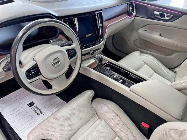 Volvo V60 II с пробегом 2018 года, цена 2 240 000 рублей, 273438 км, универсал, Автокод Объявления