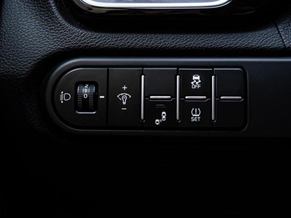 Kia Ceed III Рестайлинг с пробегом 2022 года, цена 2 220 000 рублей, 85949 км, универсал, Автокод Объявления