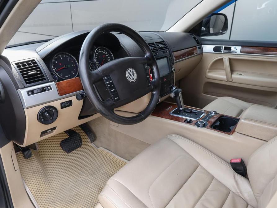 Volkswagen Touareg I Рестайлинг Москва  - изображение 15