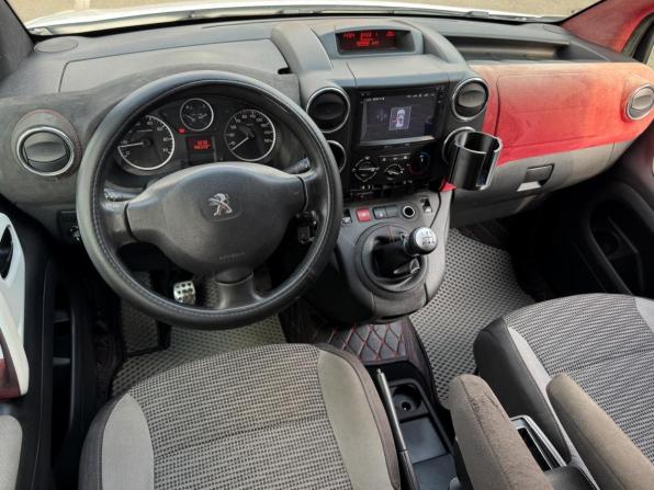 Peugeot Partner II Рестайлинг с пробегом 2012 года, цена 749 000 рублей, 198358 км, компактвэн, Автокод Объявления