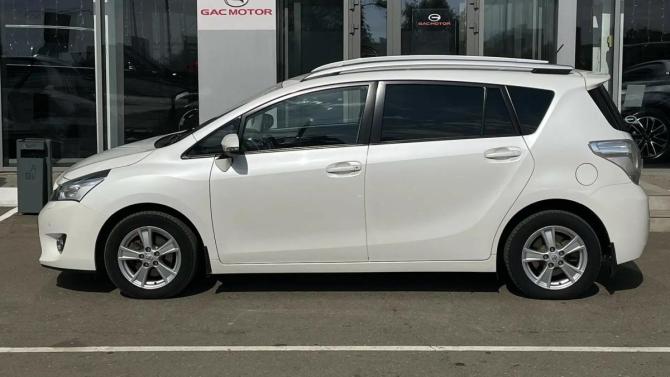 Toyota Verso I Рестайлинг с пробегом 2013 года, цена 1 450 000 рублей, 131147 км, компактвэн, Автокод Объявления