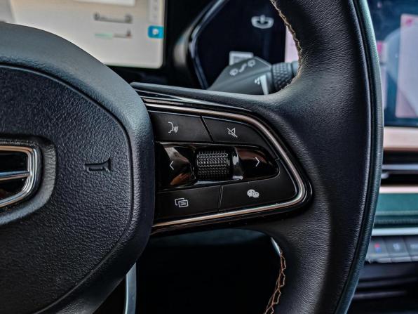 Geely Monjaro I с пробегом 2023 года, цена 2 950 000 рублей, 30162 км, внедорожник, Автокод Объявления