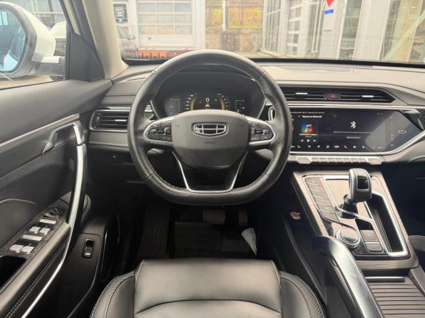 Geely Atlas Pro с пробегом 2022 года, цена 1 919 000 рублей, 52811 км, внедорожник, Автокод Объявления