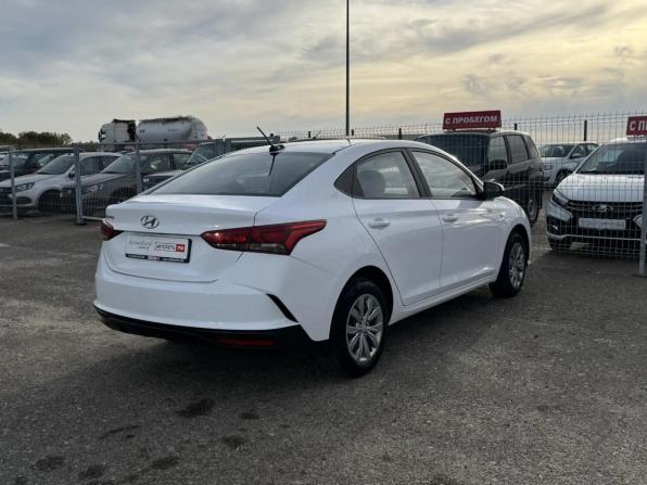 Hyundai Solaris II Рестайлинг с пробегом 2022 года, цена 1 573 000 рублей, 70001 км, седан, Автокод Объявления