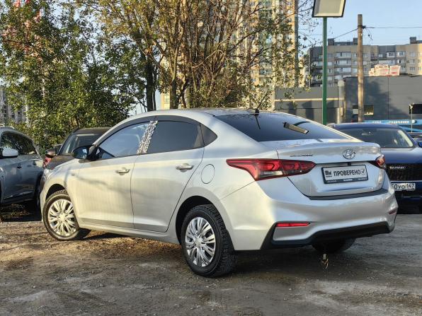 Hyundai Solaris II с пробегом 2017 года, цена 989 000 рублей, 192222 км, седан, Автокод Объявления