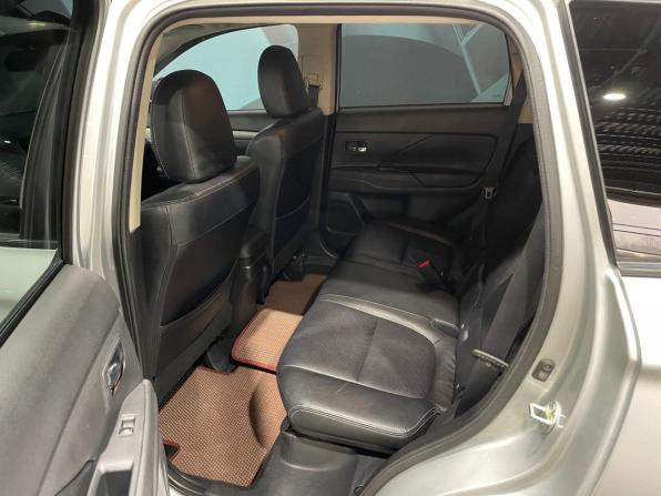 Mitsubishi Outlander III Рестайлинг 2 с пробегом 2015 года, цена 1 498 000 рублей, 237192 км, внедорожник, Автокод Объявления