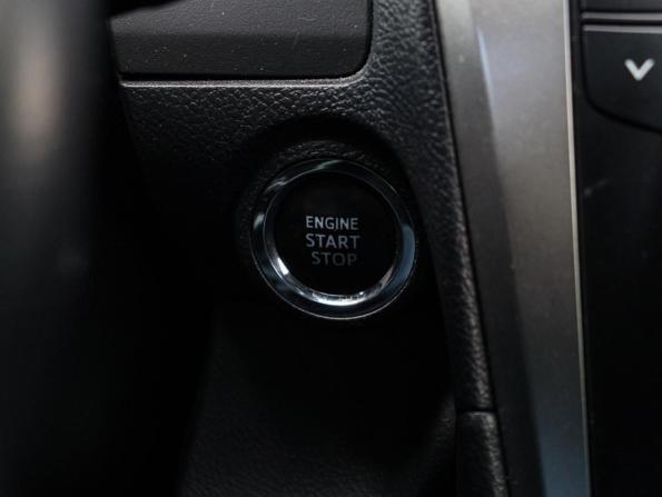 Toyota Camry VII (XV50) Рестайлинг с пробегом 2016 года, цена 2 400 000 рублей, 137081 км, седан, Автокод Объявления