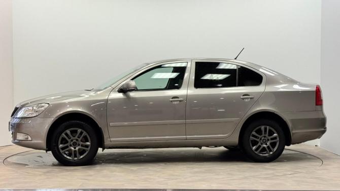 Skoda Octavia II (A5) Рестайлинг с пробегом 2012 года, цена 805 000 рублей, 208000 км, лифтбек, Автокод Объявления