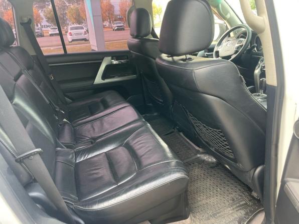 Toyota Land Cruiser 200 Series Рестайлинг 1 с пробегом 2014 года, цена 3 600 000 рублей, 292000 км, внедорожник, Автокод Объявления