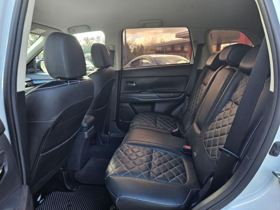 Mitsubishi Outlander III Рестайлинг 3 Санкт-Петербург  - изображение 12