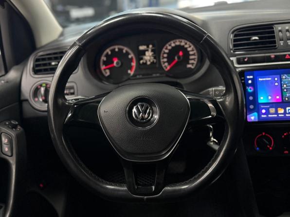 Volkswagen Polo V Рестайлинг с пробегом 2017 года, цена 999 900 рублей, 179358 км, седан, Автокод Объявления
