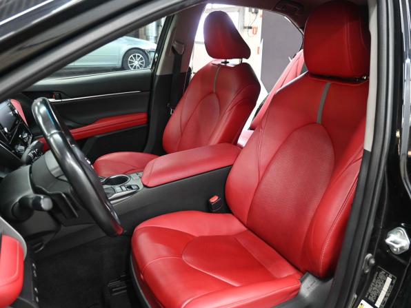 Toyota Camry VIII (XV70) Рестайлинг с пробегом 2021 года, цена 2 579 900 рублей, 87000 км, седан, Автокод Объявления