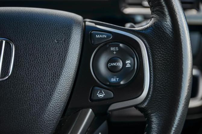 Honda Stepwgn V Рестайлинг с пробегом 2019 года, цена 2 740 000 рублей, 62322 км, минивэн, Автокод Объявления