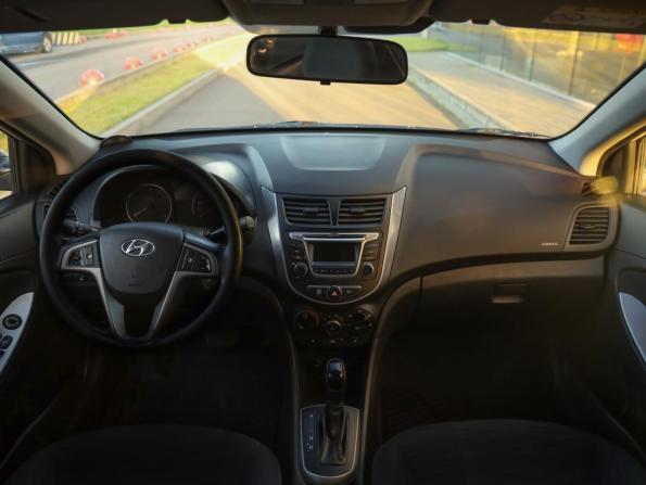 Hyundai Solaris I Рестайлинг с пробегом 2015 года, цена 889 777 рублей, 222000 км, седан, Автокод Объявления