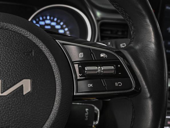 Kia Ceed III Рестайлинг с пробегом 2021 года, цена 2 248 750 рублей, 32944 км, хэтчбек, Автокод Объявления