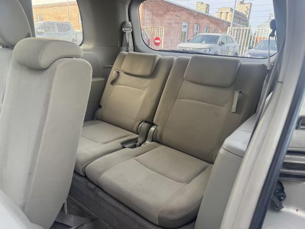 Toyota ISis I Рестайлинг с пробегом 2011 года, цена 1 050 000 рублей, 156159 км, компактвэн, Автокод Объявления