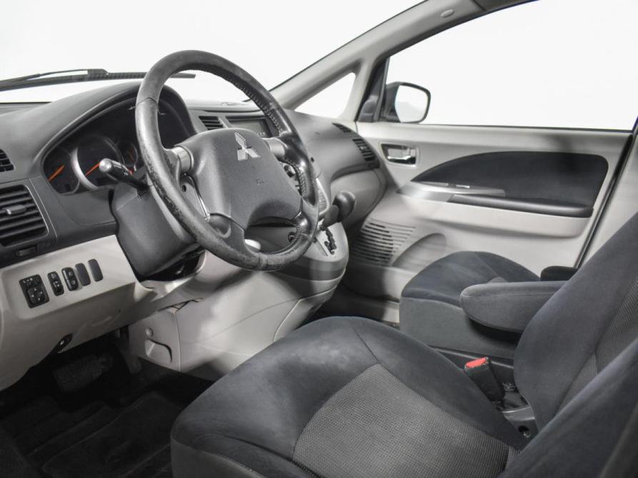 Mitsubishi Grandis I Санкт-Петербург  - изображение 10