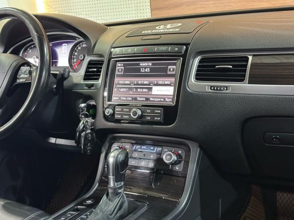 Volkswagen Touareg II Рестайлинг с пробегом 2016 года, цена 2 499 990 рублей, 240519 км, внедорожник, Автокод Объявления