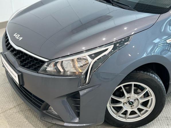 Kia Rio IV Рестайлинг с пробегом 2021 года, цена 1 670 000 рублей, 51300 км, седан, Автокод Объявления