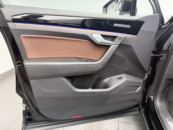 Volkswagen Touareg III с пробегом 2020 года, цена 4 950 000 рублей, 220236 км, внедорожник, Автокод Объявления