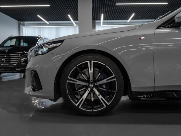 BMW 5 серии VIII (G60/G61/G68) с пробегом 2023 года, цена 7 950 000 рублей, 19500 км, седан, Автокод Объявления