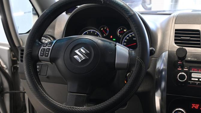 Suzuki SX4 I (Classic) Рестайлинг с пробегом 2010 года, цена 680 000 рублей, 275437 км, хэтчбек, Автокод Объявления