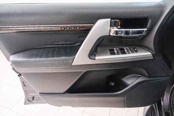 Toyota Land Cruiser 200 Series Рестайлинг 1 с пробегом 2014 года, цена 4 399 000 рублей, 196000 км, внедорожник, Автокод Объявления