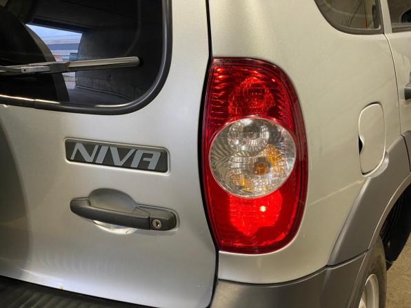 Chevrolet Niva I Рестайлинг с пробегом 2018 года, цена 750 000 рублей, 105675 км, внедорожник, Автокод Объявления