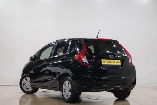 Honda Fit III Рестайлинг с пробегом 2019 года, цена 1 289 000 рублей, 63000 км, хэтчбек, Автокод Объявления