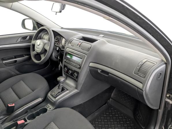 Skoda Octavia II (A5) Рестайлинг с пробегом 2011 года, цена 1 160 000 рублей, 107050 км, лифтбек, Автокод Объявления