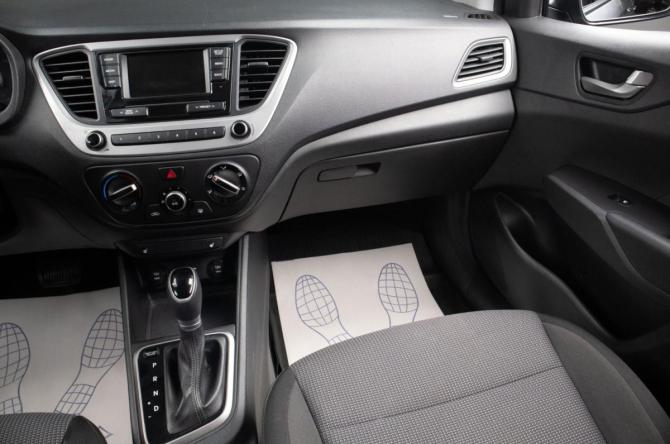 Hyundai Solaris II с пробегом 2018 года, цена 1 100 000 рублей, 214500 км, седан, Автокод Объявления