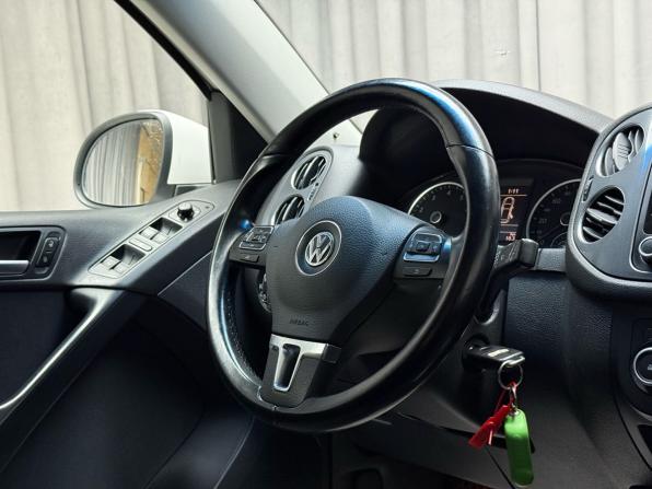 Volkswagen Tiguan I Рестайлинг с пробегом 2013 года, цена 1 049 000 рублей, 242021 км, внедорожник, Автокод Объявления