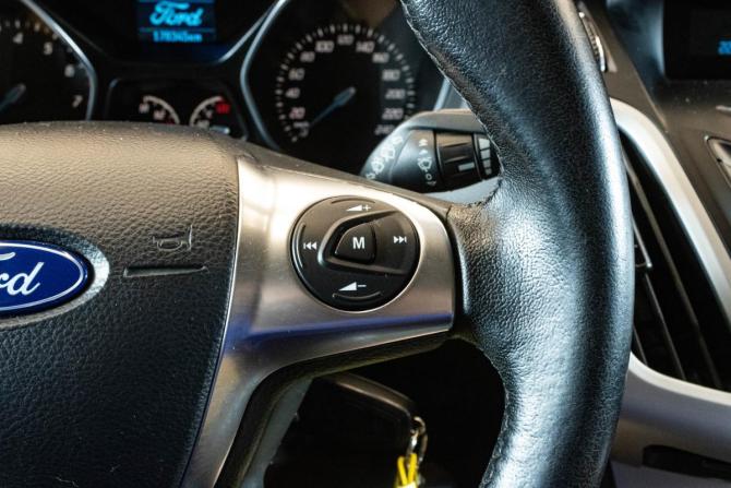 Ford Focus III с пробегом 2013 года, цена 799 000 рублей, 178345 км, хэтчбек, Автокод Объявления