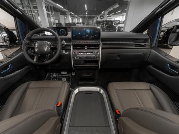 Hyundai Staria I Рестайлинг с пробегом 2026 года, цена 8 000 000 рублей, 17 км, минивэн, Автокод Объявления