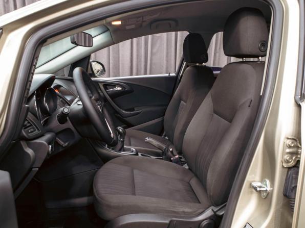Opel Astra J с пробегом 2011 года, цена 695 000 рублей, 177324 км, хэтчбек, Автокод Объявления